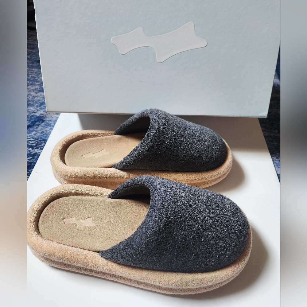 Skylrk Rest Slippers Biscuit Size 7 Justin Bieber Shoes